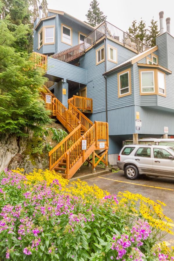 Cute And Cozy, Walk To Gondola Ski In Out Whistler Exterior foto